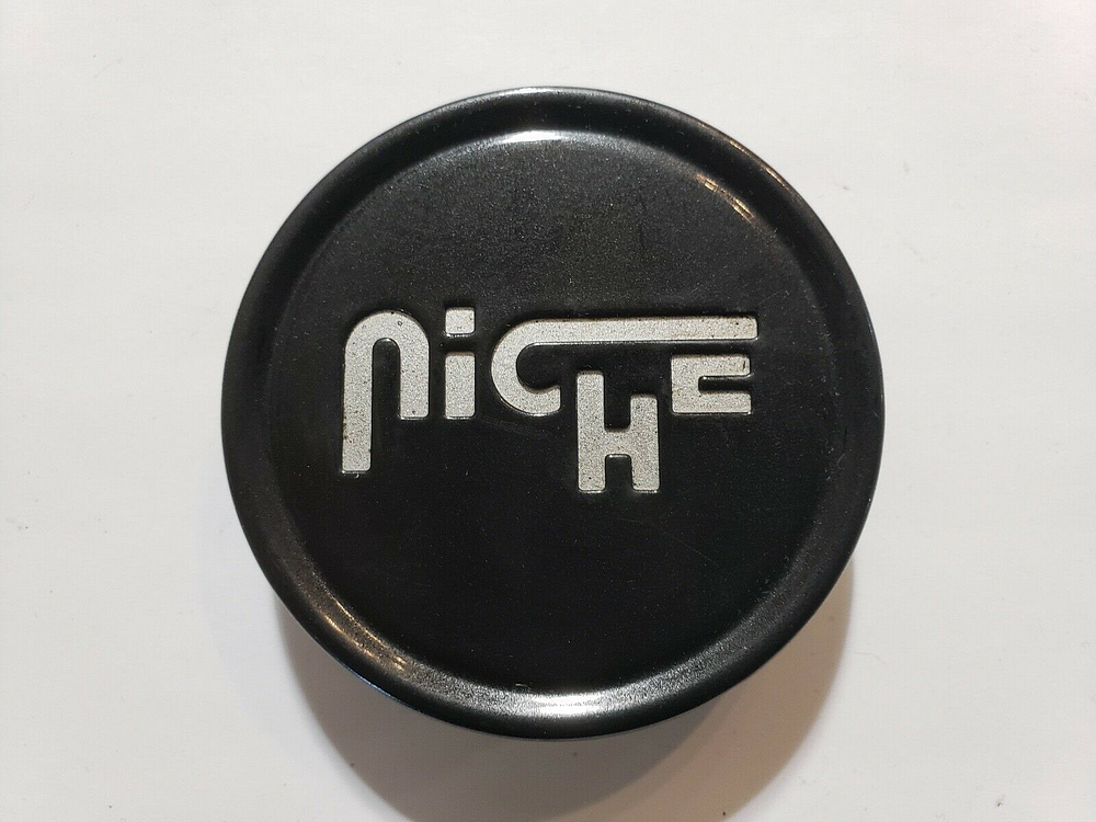 Niche 1PC - NICHE 2.70" FLAT CAP-GL-BLK SILVER LOGO
